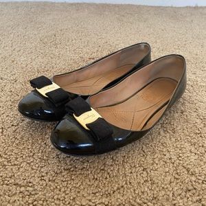 Ferragamo Varina Flats in Black